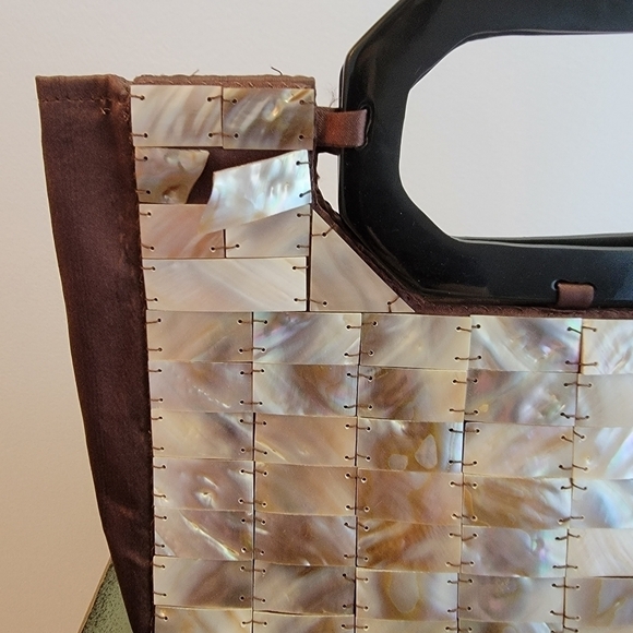 Mad by Design Shell Handbag - Picture 4 of 11